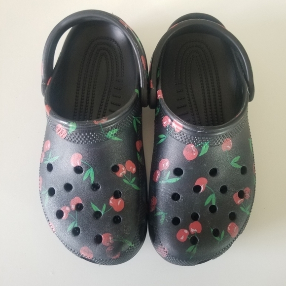 Crocs | Classic Clog Vacay Vibes Cherry - Picture 3 of 9